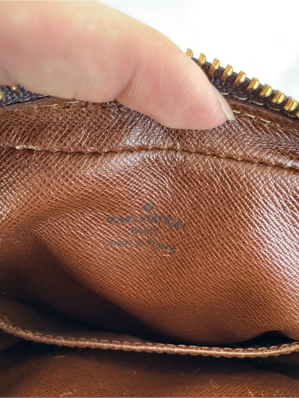 Louis Vuitton Danube Vintage Monogram Messenger Crossbody with Tan Trim - Picture 5 of 10